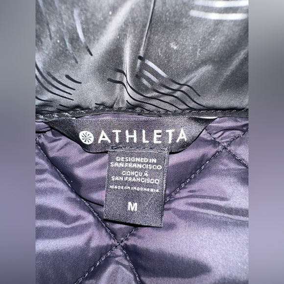 Athleta Luxe Whisper Featherless Puffer Vest Black Velvet Pattern M MINT! - Picture 4 of 5
